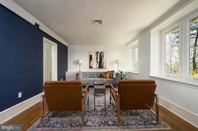 Building Photo - 1385 Woodland Rd