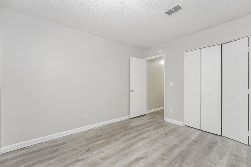 Building Photo - 5649 La Fleur Trail