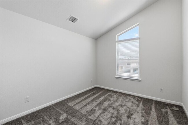Building Photo - 2210 Cornfield Dr