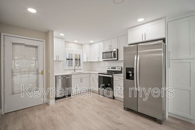 Building Photo - 16380 Dublin Cir
