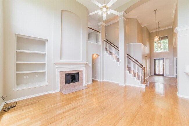 Building Photo - 4914 Mulberry Cir