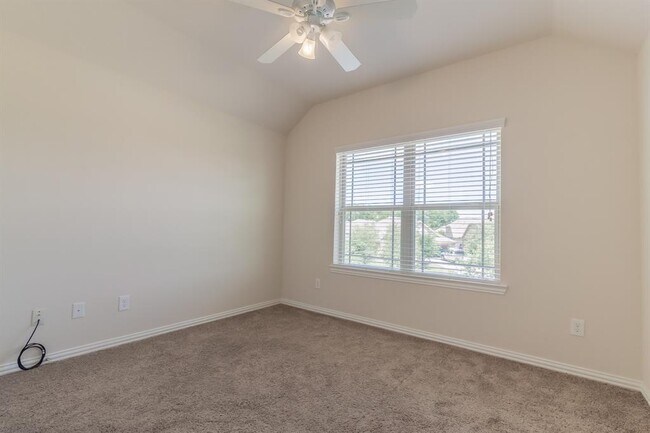 Building Photo - 5 Iris Arbor Ct