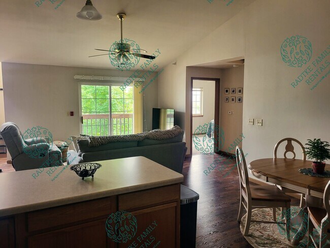 Building Photo - 11724-Bluemound