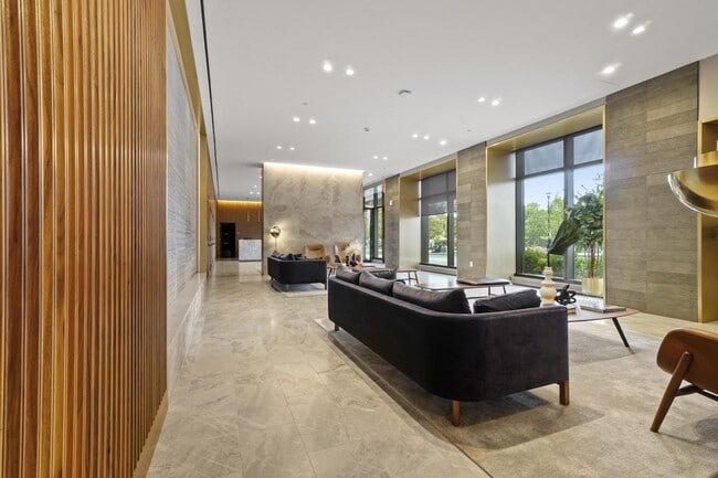 Building Photo - 2 Shore Ln