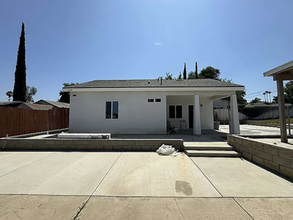 Building Photo - Charming & Welcoming Solar 2bed 1bathroom Home in Riverside!