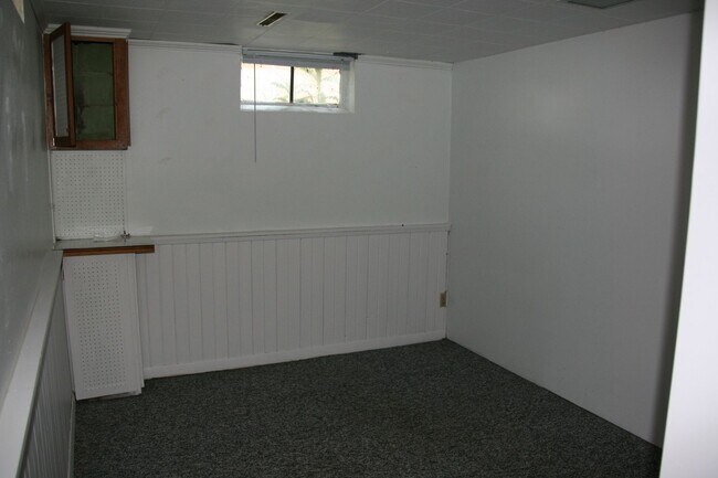 Primary Photo - W 2nd St 1408-1410