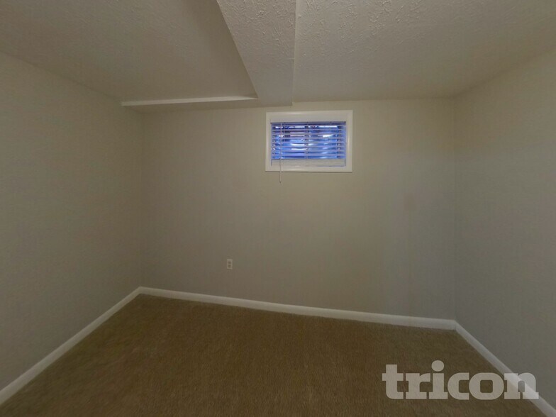 Building Photo - 915 S Tyler Ave