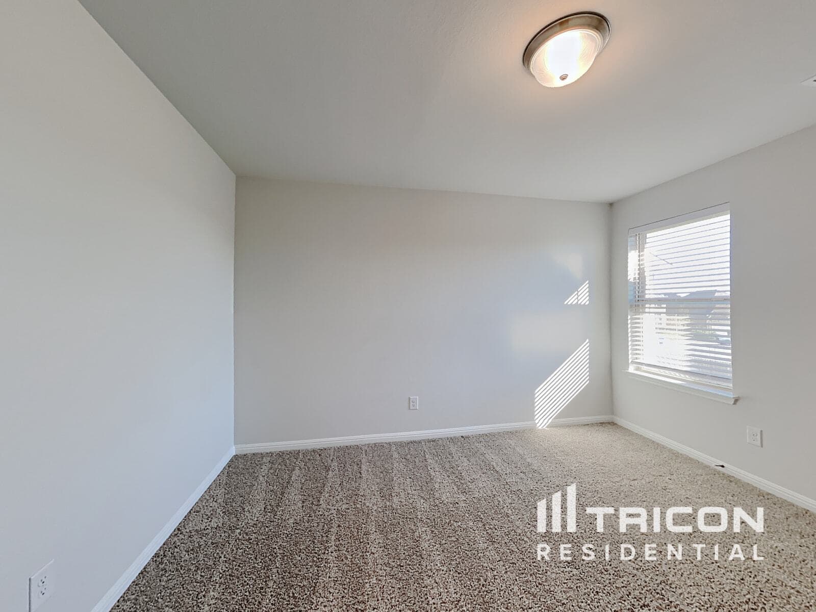 Building Photo - 5911 Pleasanton Pkwy
