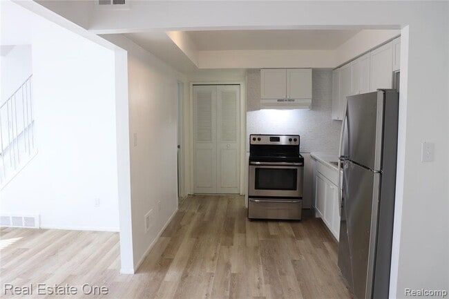 Building Photo - 8256 Karam Blvd