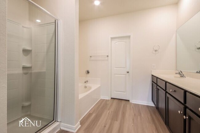 Building Photo - 25521 Rose Creek Dr