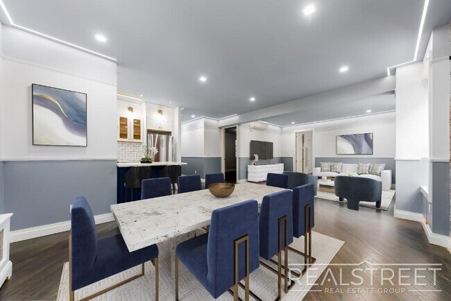 Building Photo - 4 bed | 3 Full Bath In Prime Brooklyn Heights