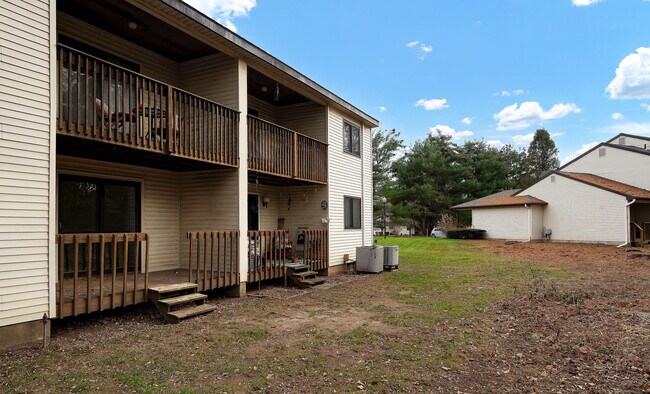 Building Photo - 42 Simsbury Landing