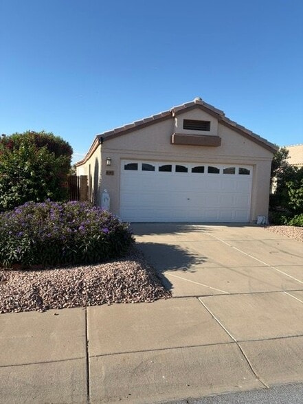 Building Photo - 4393 E Campo Bello Dr