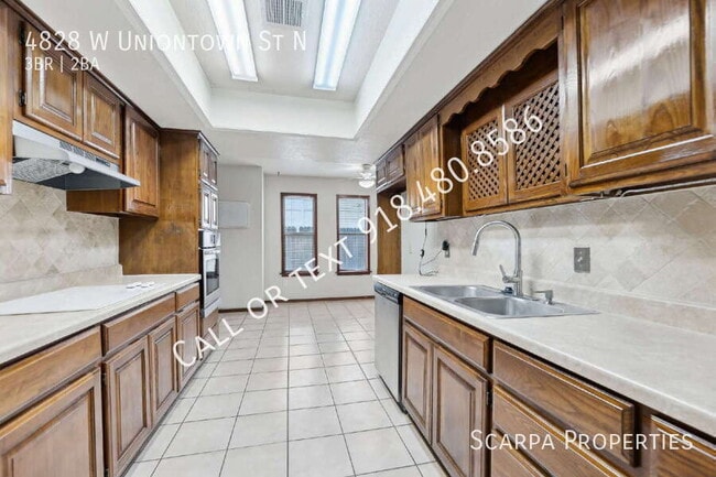 Building Photo - 4828 W Uniontown St