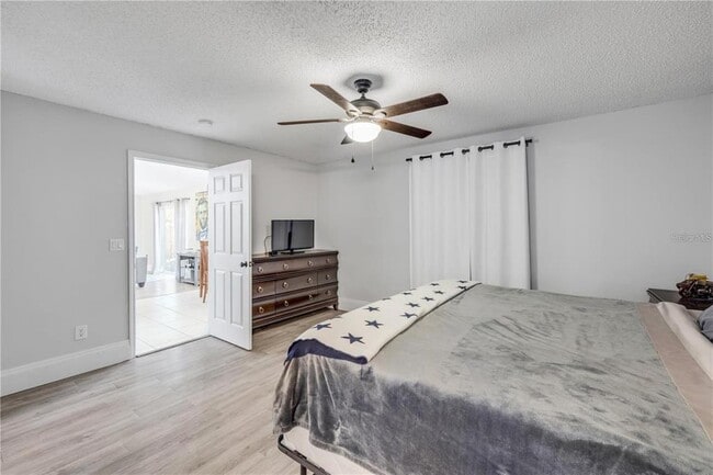 Building Photo - 2713 Needle Palm Dr