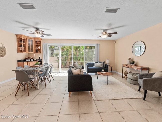 Building Photo - 554 Majorca Ct