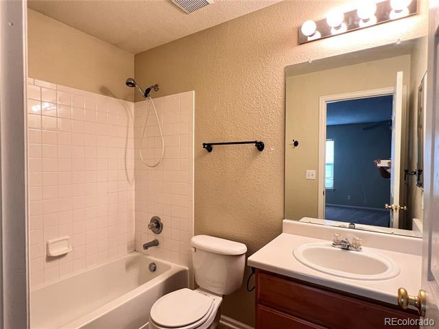 Building Photo - 13888 Jersey St
