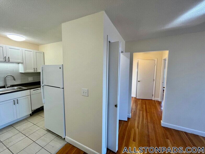 Building Photo - 90 Gardner St