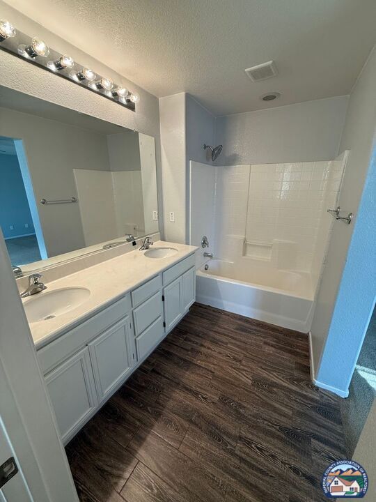 Building Photo - 642 Brewer Rd