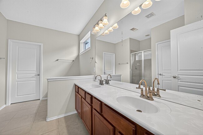 Building Photo - 25311 Mallard Bay Ln