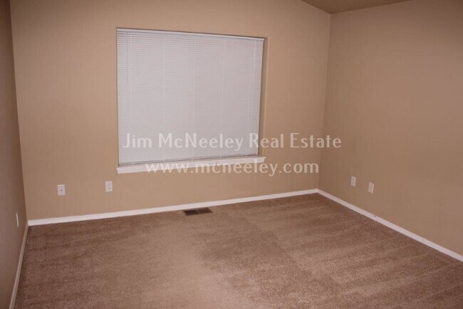 Building Photo - 3 br, 2 bath House - 2236 SE Salal Loop