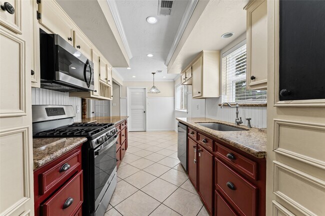 Building Photo - 3202 Greenham Ct