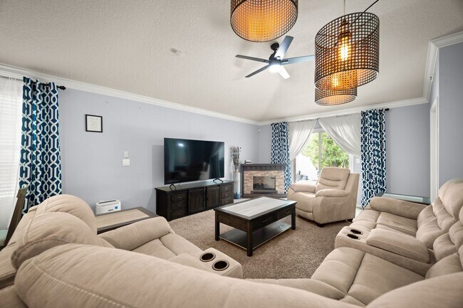 Building Photo - Spacious 4-Bedroom Home with Fenced Yard & Community Amenities – Available June 30th!