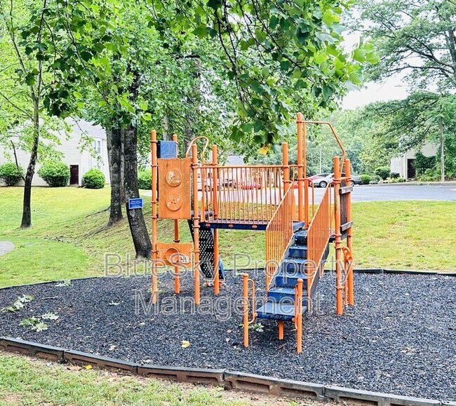 Building Photo - 2764 Gatewood Cir