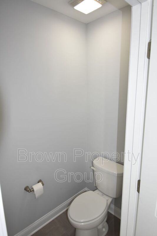 Building Photo - 441 Stonebriar Ave