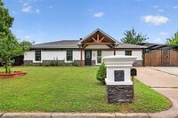 Building Photo - 516 Post Oak Ln