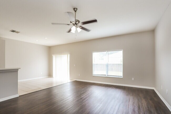 Building Photo - 712 Parsons Pointe St