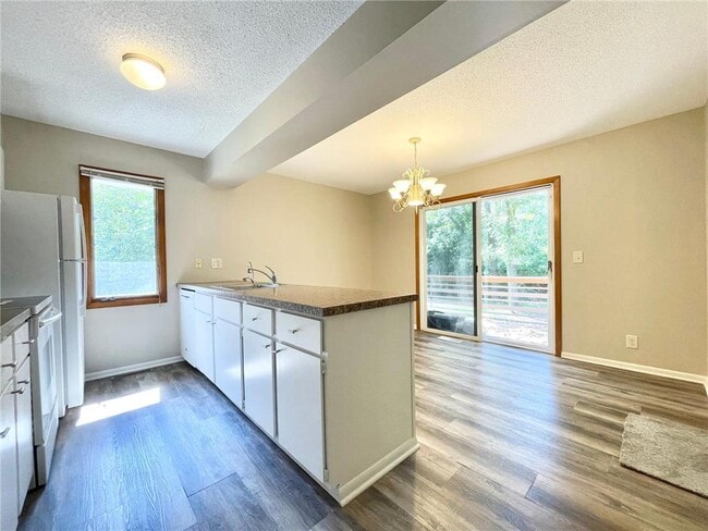 Building Photo - 5420 Mallard Ln