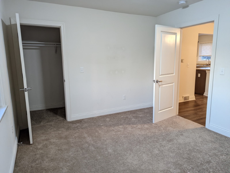 Building Photo - 77 Laverack Ave