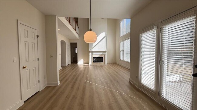 Building Photo - 4005 Lost Oak Ct