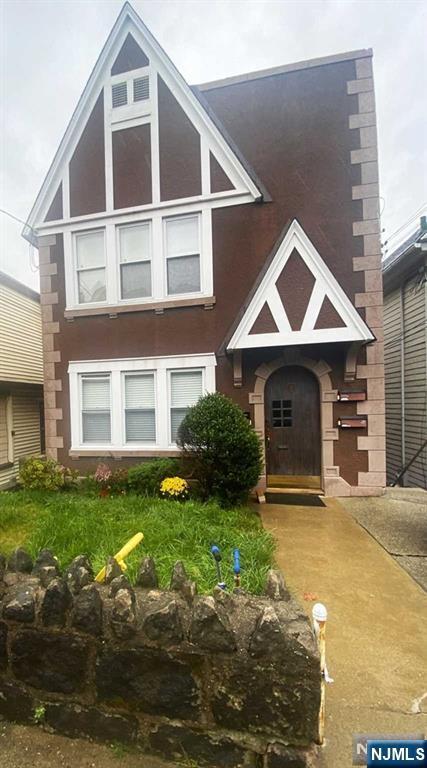 Building Photo - 11 Beverly Pl