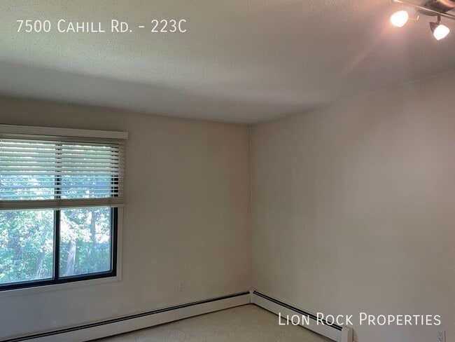 Building Photo - 7500 Cahill Rd