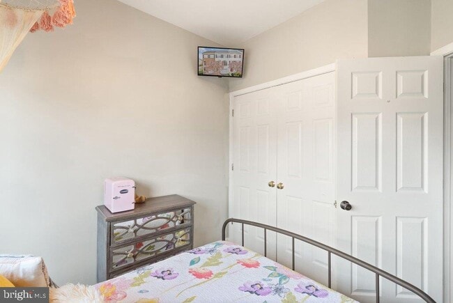 Building Photo - 10136 Pale Rose Loop