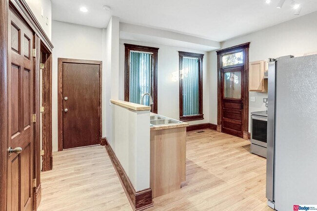 Building Photo - 2210 Wirt St