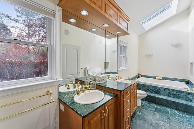 Building Photo - 3 Cherry Blossom Ln