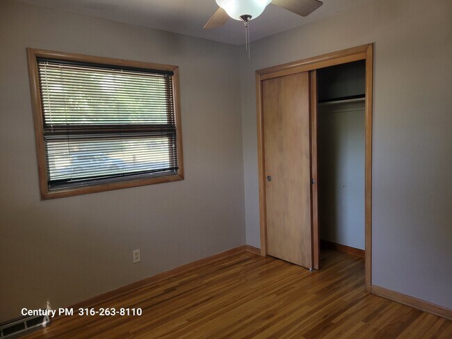 Building Photo - 2440 N Clarence Ave