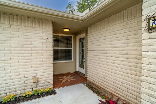 Building Photo - 217 Glen Haven Dr