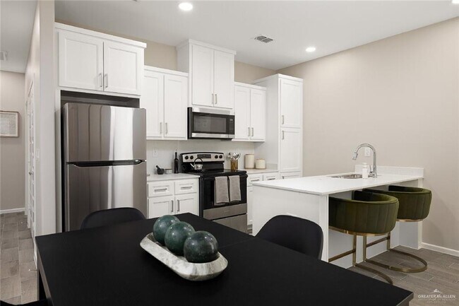 Building Photo - 12 Brookside Bend St