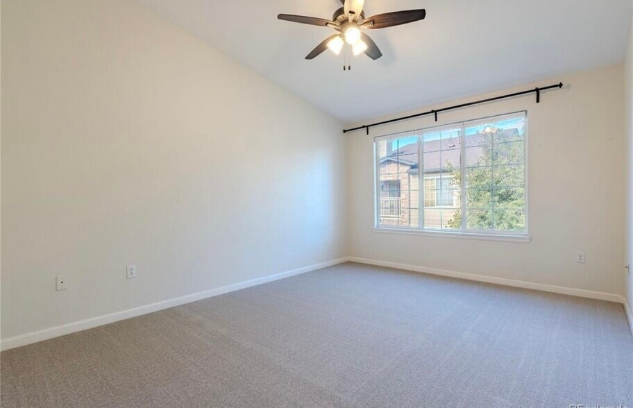 Building Photo - 10030 E Carolina Dr