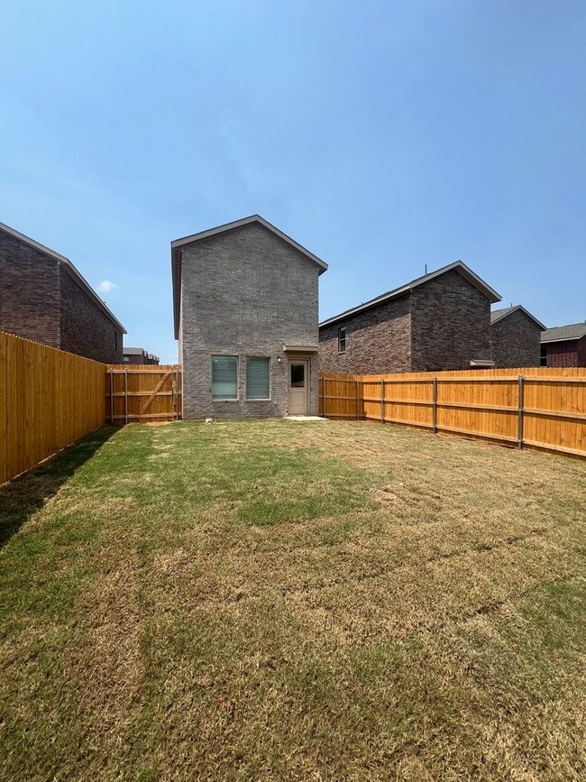 Building Photo - REDUCED RENT!!! Available Now! 4-Bedroom, 3-bath home in OKC!