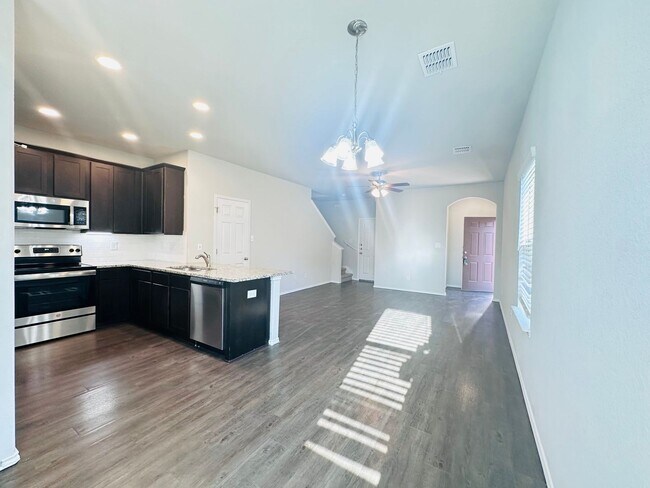 Building Photo - 5611 Rio Cyn
