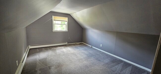 Building Photo - 10 Greendale Ave