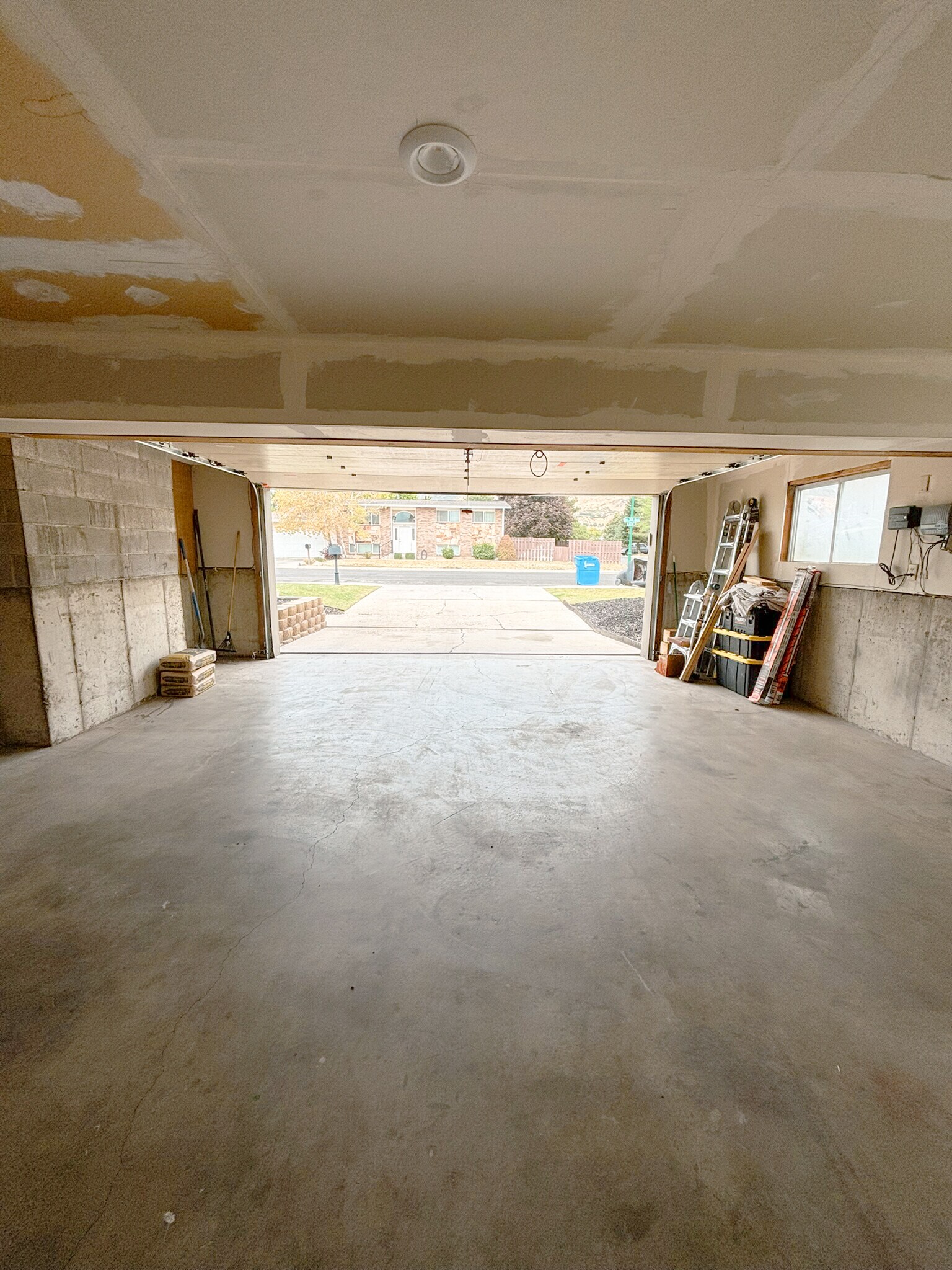 Building Photo - 1108 E 500 N