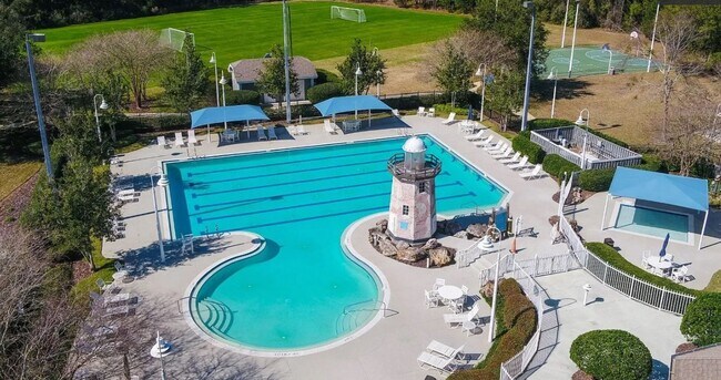 Building Photo - North Hampton! Amenities Galore! 4 Bed, 3 ...