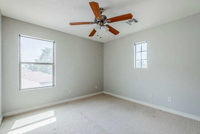 Building Photo - 2744 E Donato Dr