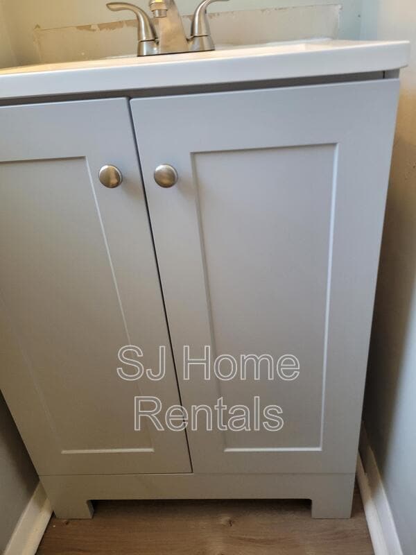 Building Photo - 302 Delaware Ave